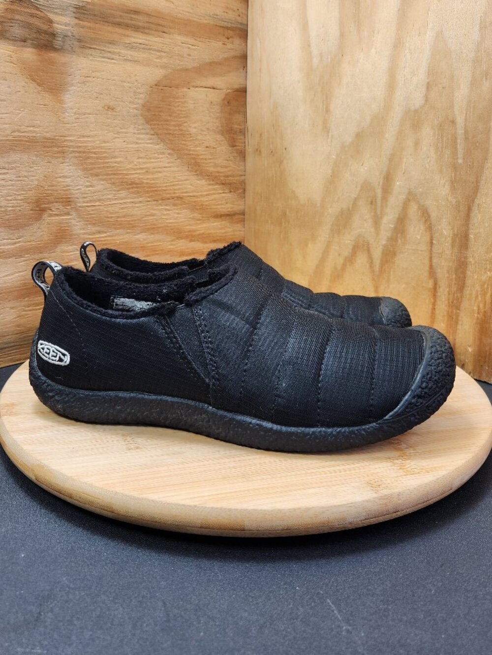 Keen Howser 2 (II) Womens Black Microfleece Lined Shoes Size 9